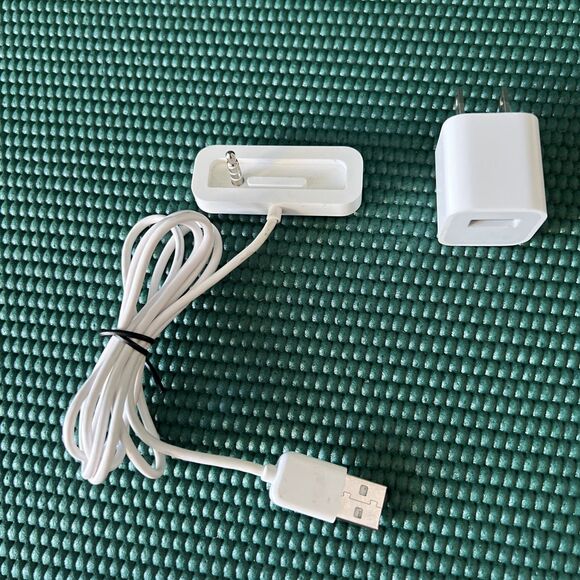 Apple iPod Shuffle A1204 Pink 2nd Generation 1GB-Charging Dock - Picture 9 of 9